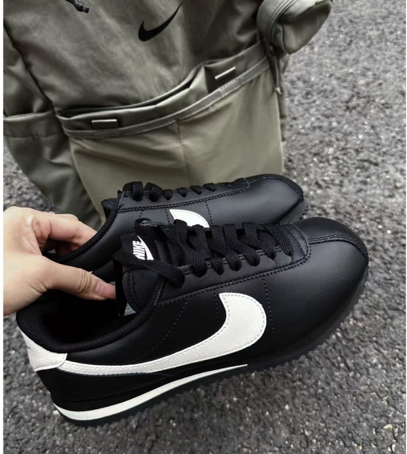 나이키 여성 운동화 코르테즈 검정 블랙 여자 스니커즈 발이 편한 여자운동화 신발 데일리
