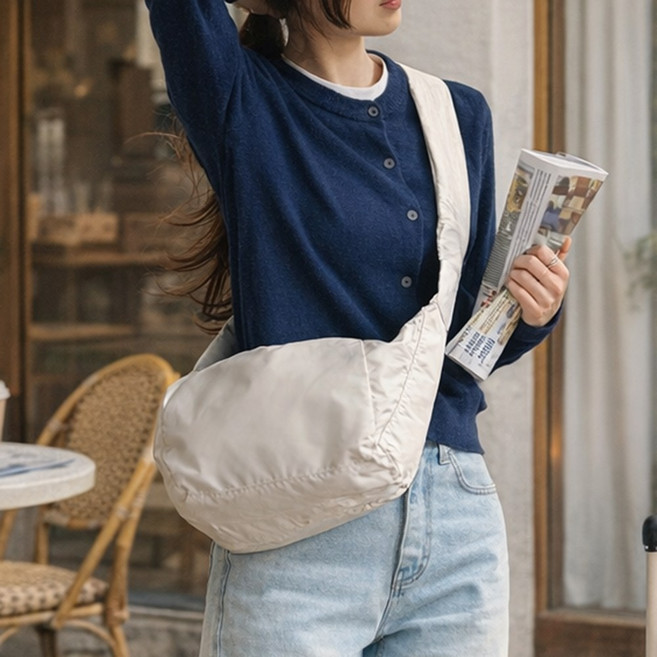 반달 크로스백 보부상 가벼운 크로아상가방 여행 크로스백