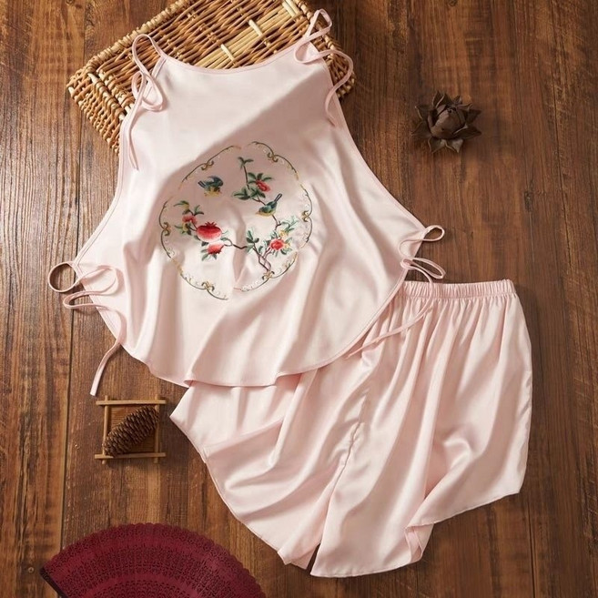 冰絲印花春夏薄款肚兜套裝，色彩亮眼，成人大碼薄款性感睡衣