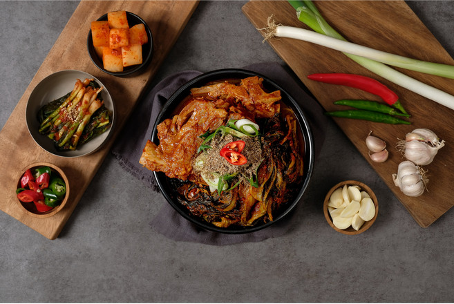 돈뼈랑감자탕 뼈해장국 1인분(1KG 이상) X 2팩 명품 감자탕 뼈해장국 밀키트 [원산지:상세설명에 표시], 1kg, 2개