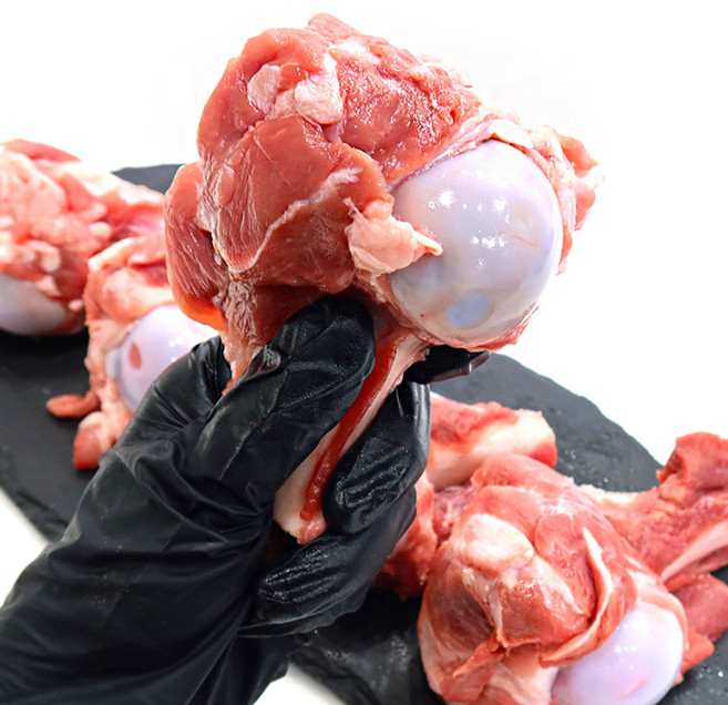 (배터짐) 국내산 한돈 고기붙은 (돼지앞사골) 돼지사골, 2개, 2kg