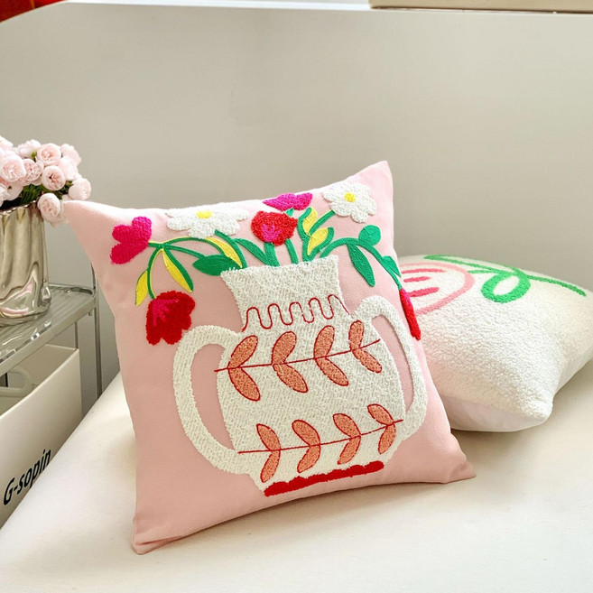 귀엽고 포근한 플라워 자수 쿠션커버
