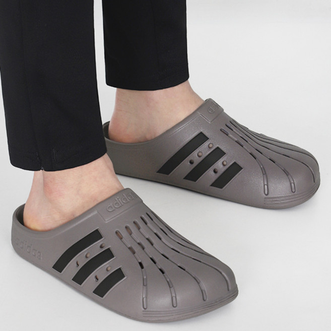 아디다스 아딜렛 클로그 슬리퍼