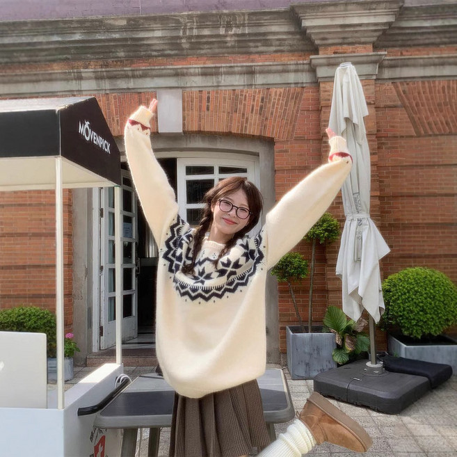 DODLXL 여성 겨울 따뜻한 라운드넥 눈꽃 크리스마스 스웨터 니트상의 2컬러