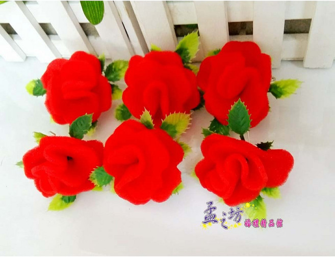 孟之坊 玫瑰胸花, 1個