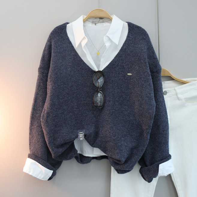 달콩 여성 겨울니트 루즈핏 체리팬던트브이넥니트