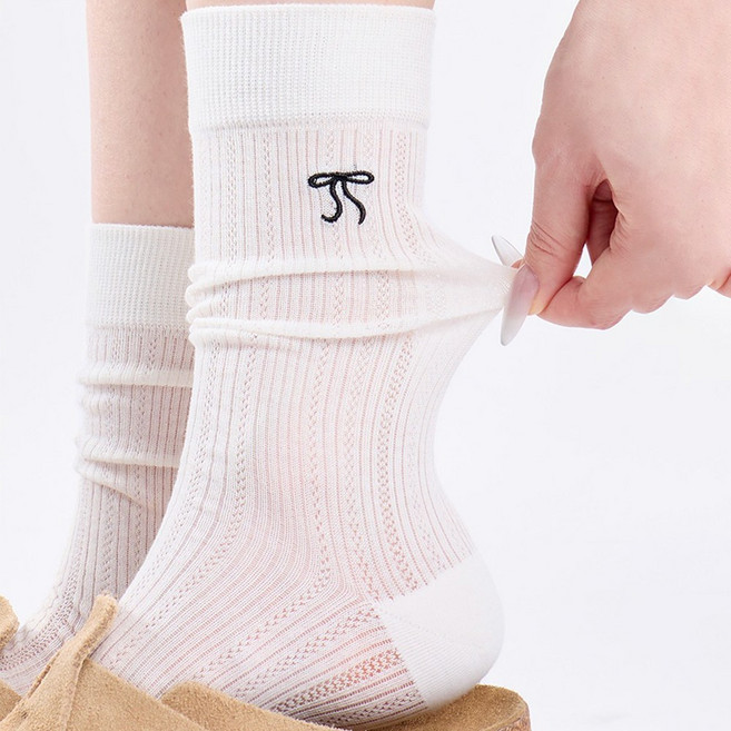 Amnesia cat 리본 자수 여성용 양말 봄여름용 얇은 중목양말 펀칭 메쉬 통기성 면양말 학생용 패션 양말 5족 세트