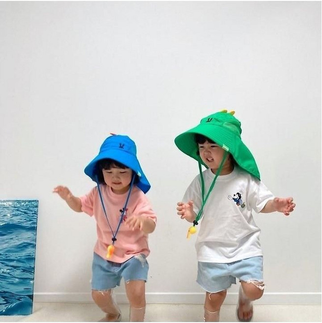 [아띠엘] 유아동 귀여운 공룡/토끼 와이드챙 썬햇 플랩캡 + 호루라기 세트 남아 여아 형제 자매 물놀이 바깥놀이 캠핑햇