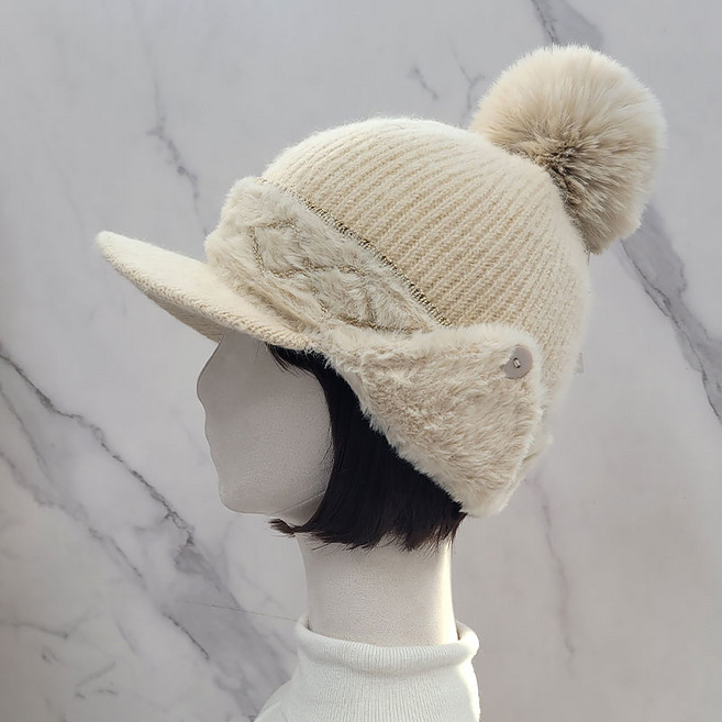 [사은품증정] 귀달이 방울 털모자 여성 겨울 방한 모자