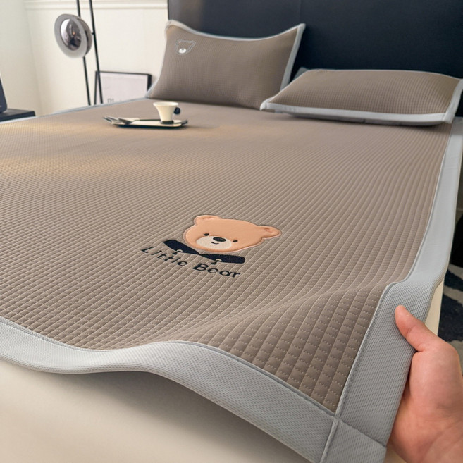 여름용 3피스 냉매트 세트 가정용 접이식 냉매트 부드러운 매트 여름용 1인용 매트 세탁 가능, 단일 매트 0.8*1.9m, 루이바오 베어-초콜릿 [업그레이드된 샌드위치 바닥/시원