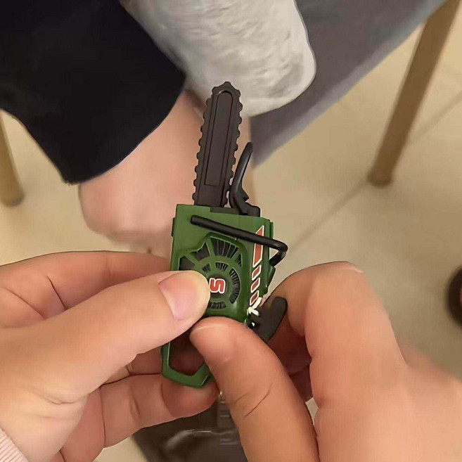 미니 전기톱 열쇠고리 장난감, 1개, 전기톱 키체인 1개 그린