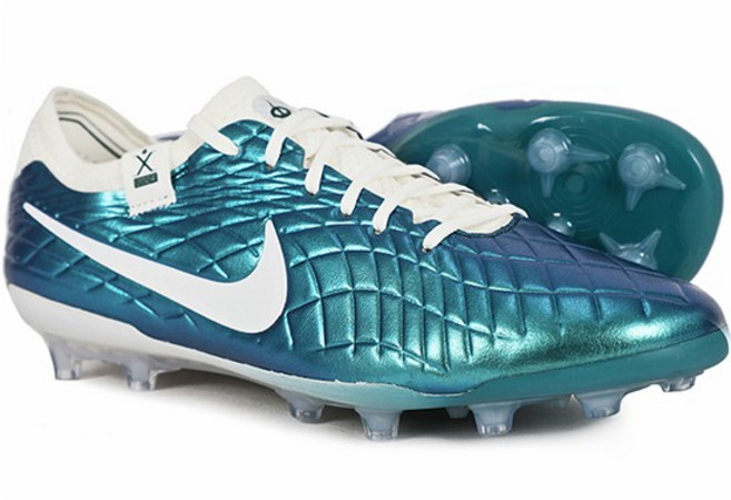 나이키코리아 티엠포 에메랄드 LEGEND 10 ALITE AG-PRO 30주년 축구화 (FQ3246-300)