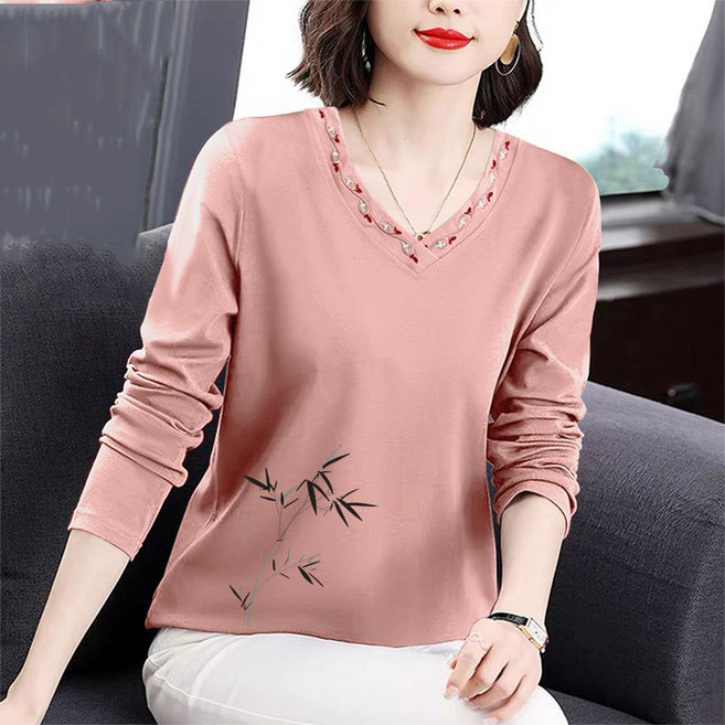 MAKABORO 여성 긴팔 티셔츠 중년 엄마 빅사이즈 캐주얼 브이넥 자수 봄가을 이너 티셔츠