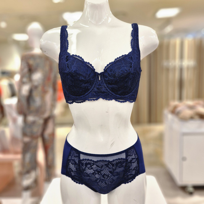 비비안 부직포 구조로 착용감과 지지력을 동시에 클래식한 데일리로 착용하기 좋은 와이어 풀컵브라 햄팬티세트 네이비