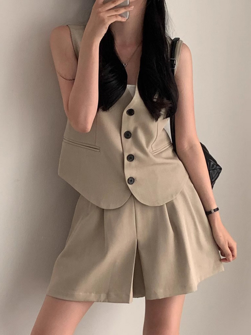 캐주얼 여성 세트 캐주얼 브이넥 정장 베스트 + 하이웨이스트 플리츠 반바지 상하의 투피스 루즈핏 봄 여름 여자 세트 RSH