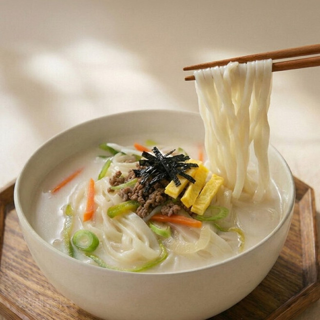 원조 명동칼국수 3인분 500g+소스3개 부드러움과 쫄깃함 사이 멈출 수 없는 면치기의 정석, 1개, 500g