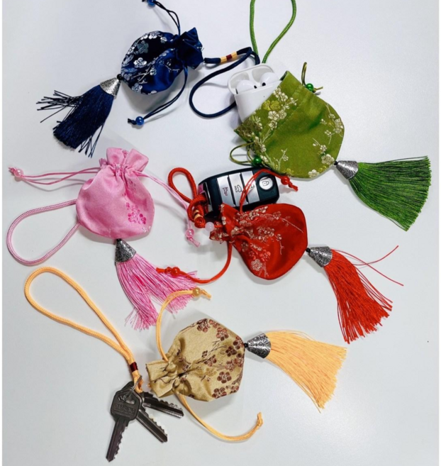 행운 금전운 키링 열쇠고리 에어팟 케이스 주머니 외국인 선물 5가지색상, 1개, 연두