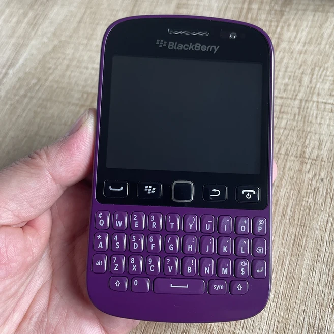 오리지널 블랙베리 9720 GSM 3G 휴대폰 언락 2.8인치 500만 화소 WiFi 스마트폰 쿼티 키보드 2013년 제조, 01 빠른  Mainland, 02 Simple Set, 01 Purple