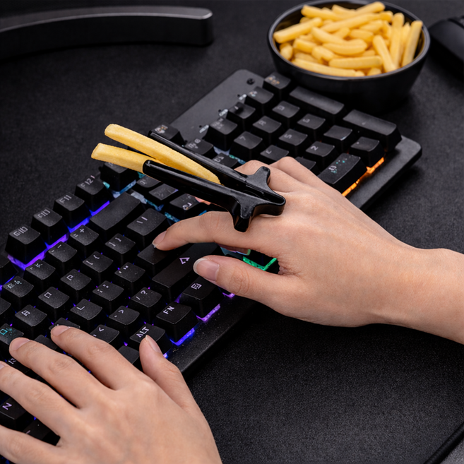 펫더월드 게이밍 젓가락 손가락 과자 집게 키보드 오염방지 간식 집게 4종 세트 (화이트+핑크+그레이+블랙), 화이트+핑크+그레이+블랙(4개), 1개