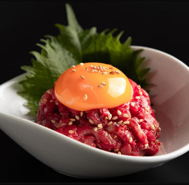 청정우 호주산 우둔살 냉동 육회세트 180g x 4개 소스증정 / 우둔패티증정 육사시미 홍두깨 뭉티기 슬라이스 설도 대용량, 180gx4개(소스2종/우둔패티증정)