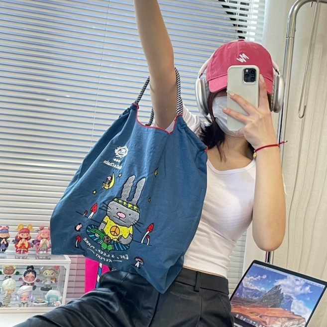 에코백 미니 휴대용 토끼 자수 에코 백 볼 나일론 숄더 여성용 디자이너 가방 로프 핸들 쇼핑 지갑 및 핸드백 대형 토트 신제품