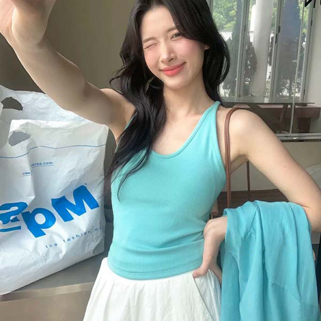 어반룩북 아멜리 슬림핏 골지 나시 탑