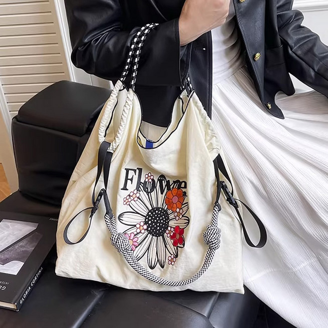 후암마켓 플라워 자수 나일론 로프 빅 숄더 에코백 크로스백 보부상 가방
