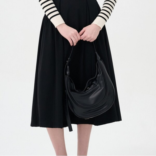 [이사베이(본사)] 인조 레더 숄더 문 백(VIAZB7001)