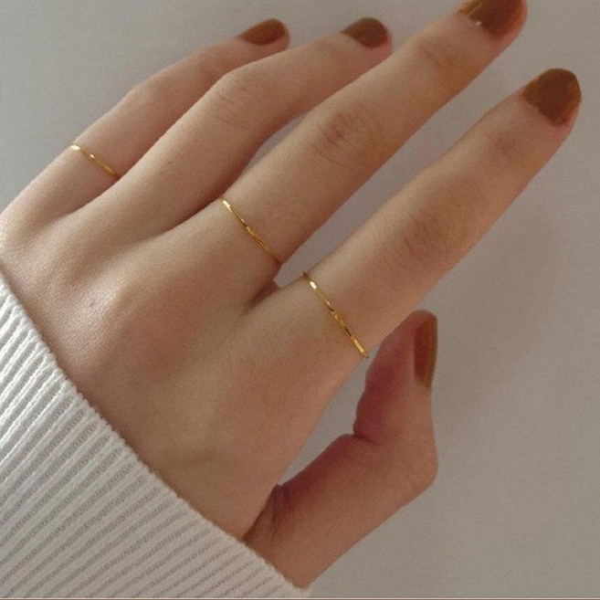 아이레노 0.7mm 링 실반지 심플 데일리 반지 레이어드 착용 가능한 미니멀 주얼리