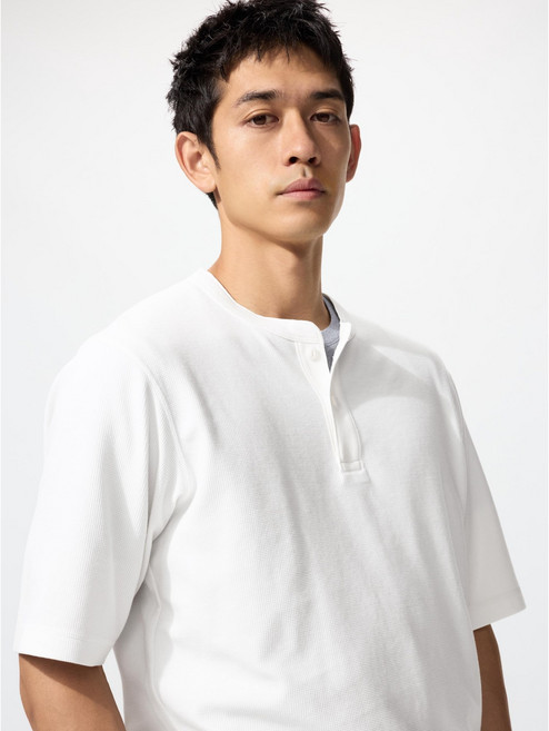 [일본정품]유니클로 남녀공용 드라이 와플 헨리넥 반팔 티셔츠 483924