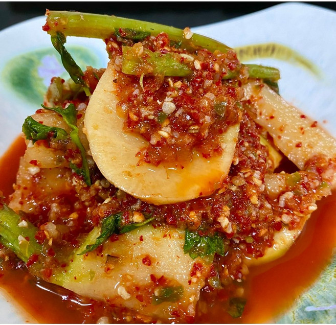 해남땅끝모녀반찬 무 김치, 1kg, 1개