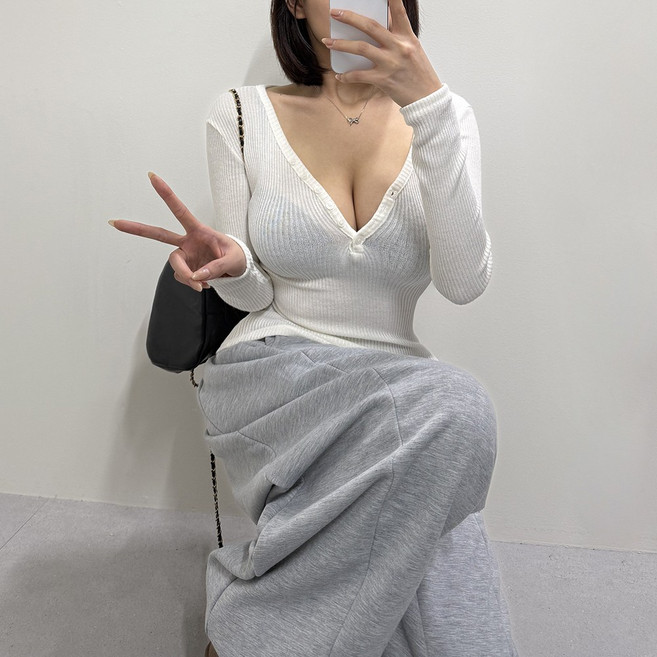 VANANA2 [KOREA제작/스판엄청좋은] 여성 헨리넥 티셔츠 똑딱 딥브이 하트넥 섹시한 시스루골지티