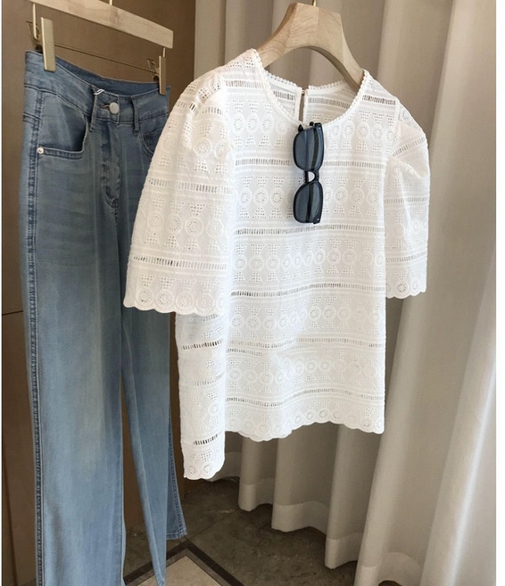 와이엑스 시원 자가드 펀칭 자수 반소매 블라우스