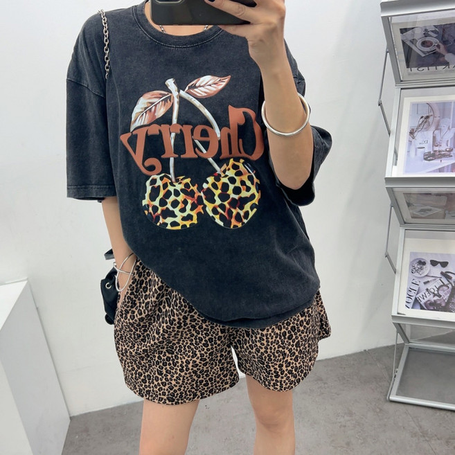 에브리룩 워싱 체리 호피 루즈핏 반팔 티