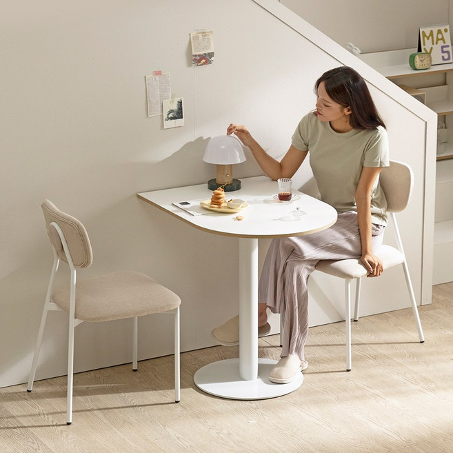 웰퍼니처 플루이드 카페 홈바 반타원 테이블 반달 반원형 식탁 2인용 600