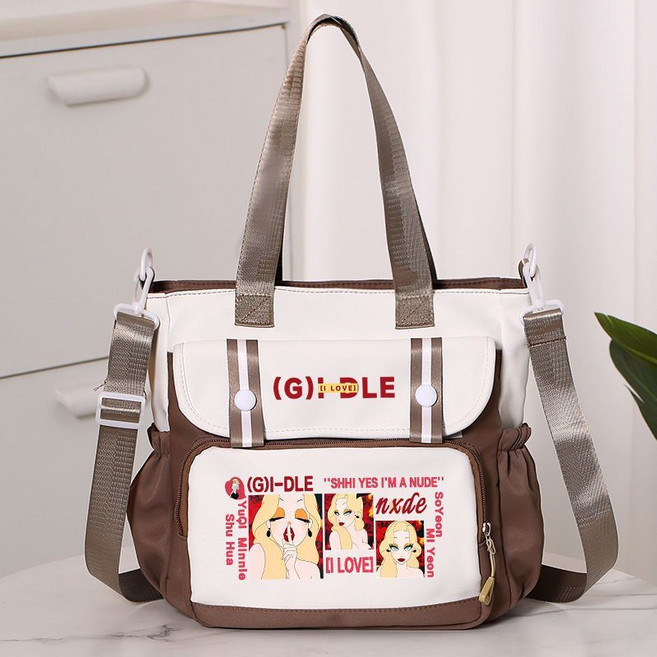 GIDLE (G)I-DLE 宋雨琦 周邊 單肩包 女學生 上課 補習 斜挎包, 1個, 卡其色拼接 5