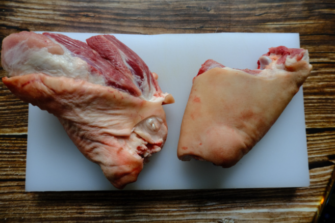 [소백] 한돈 냉장 쫄데기 쫄다리 돈학 돼지 족발 장족 슈바인학센 2개 한 세트 2.3kg 내외, 통 쫄데기