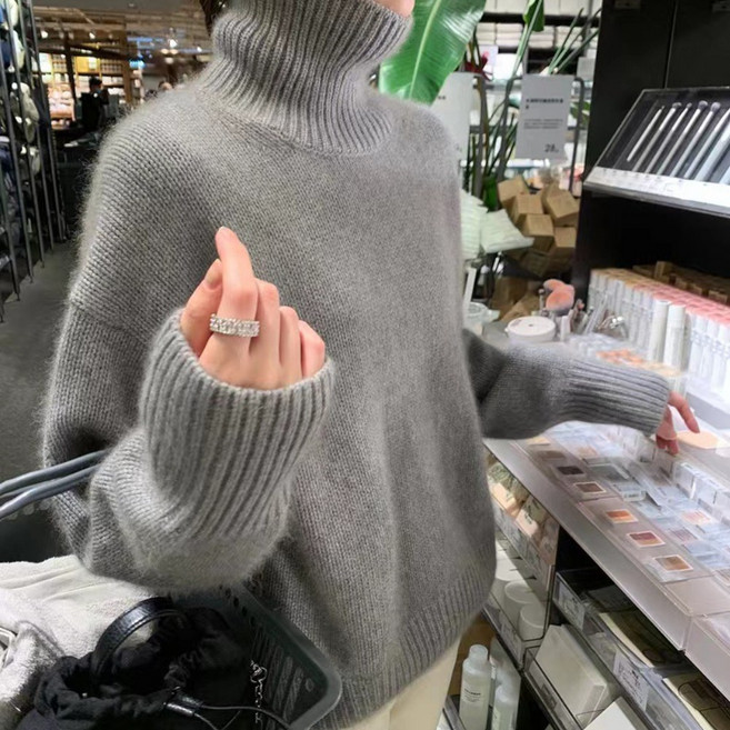 베르슈어 루즈핏 베이직 터틀넥 니트 스웨터