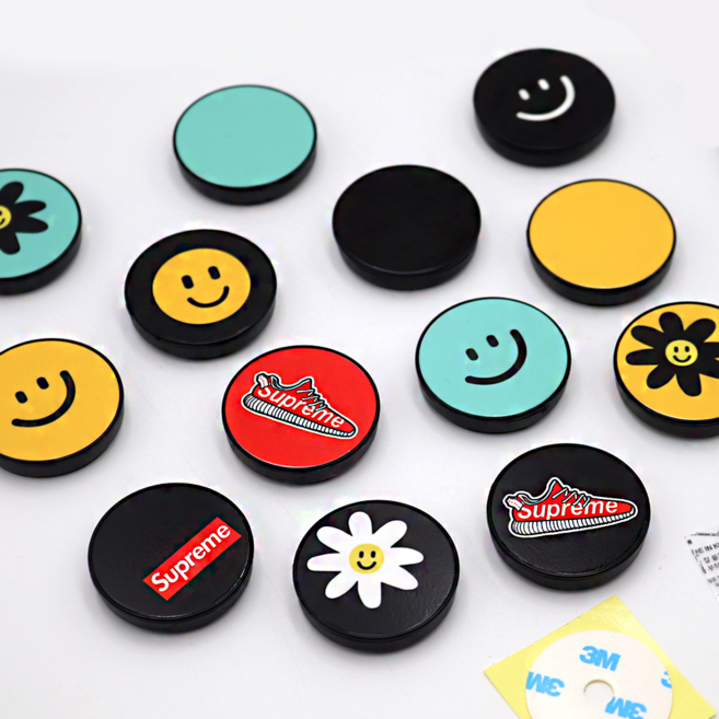 [다양한 디자인] 끌린다 핸드폰 그립 자석 강하게 붙는 무지 스마일, 블랙-B, 1개