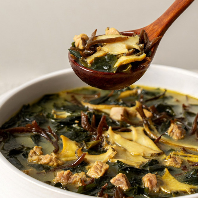 여수해적 뜸북 미역국 밀키트 (250g X 2통) 전복 캠핑 생일, 2개, 250g