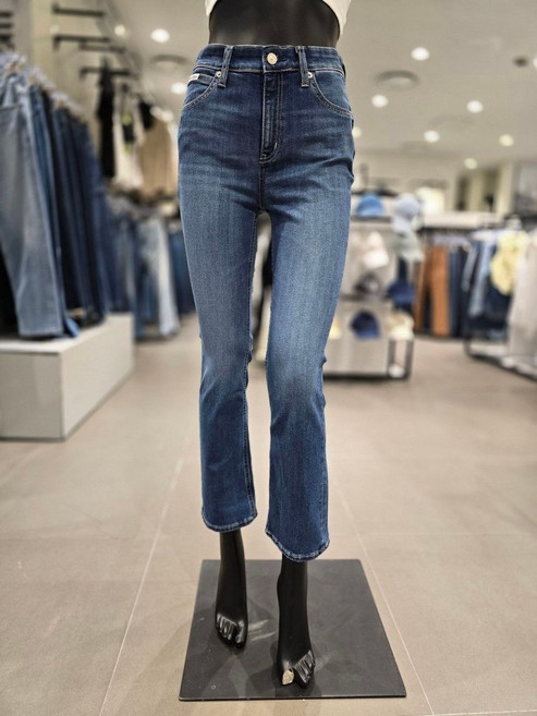 [백화점 정품] 캘빈클라인 진 여성 하이라이즈 미드블루 바디 슬림 세미 부츠컷 데님 팬츠(J224470-1A4)