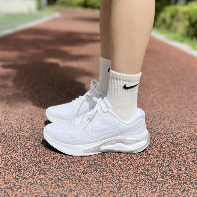 나이키 JNRN 저니런 여성 여자 운동화 런닝화 조깅화 헬스화 신발 러닝화 화이트 실버