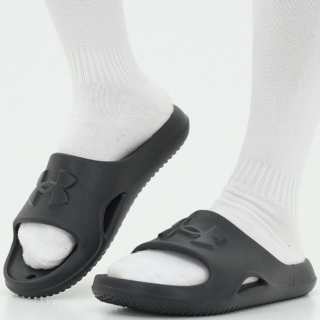 언더아머 남성 기본 일체형 슬리퍼 스윔슈즈 락커룸 슬라이드 학생신발 신학기 물놀이