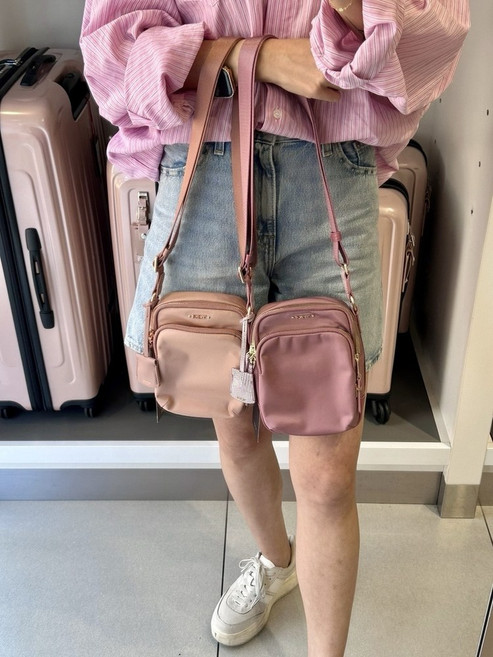 투미 25SS 남녀공용 라마 크로스백 2색 택1