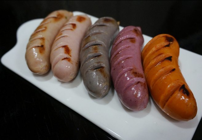 [지원지구] 1+1 국산돼지 5가지 한돈 모둠 소세지 캠핑 야영 갈비맛 청양고추 흑임자 김치 전통 카바노치 1Kg 총2Kg