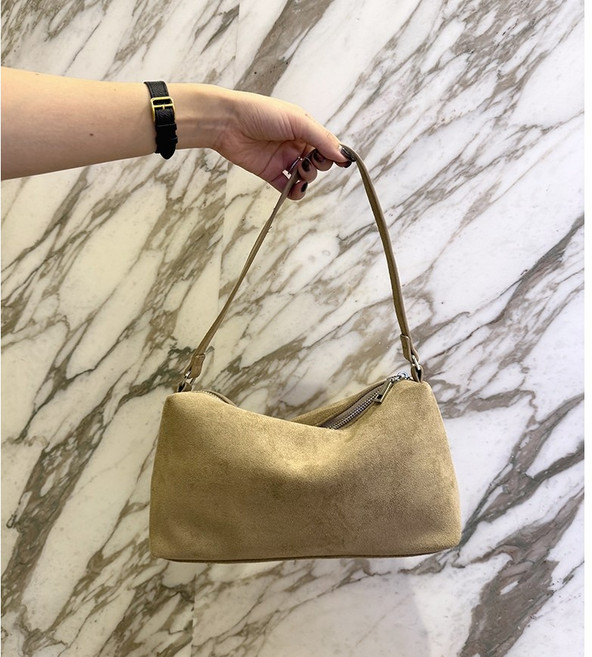 레브 스웨이드 미니 숄더백