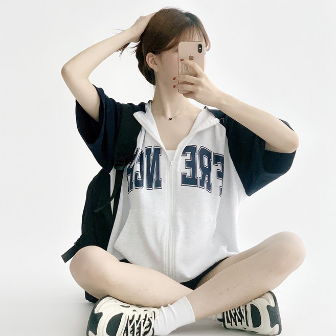 [국내제작/여름ver] 데이지클로젯 프렌치 레터링 오버핏 반팔 후드집업 / 썸머 루즈핏 빅사이즈 남녀공용 학생 교복템 기본 아우터 여성 여자 데일리룩 캐주얼 프린팅 배색 나그랑