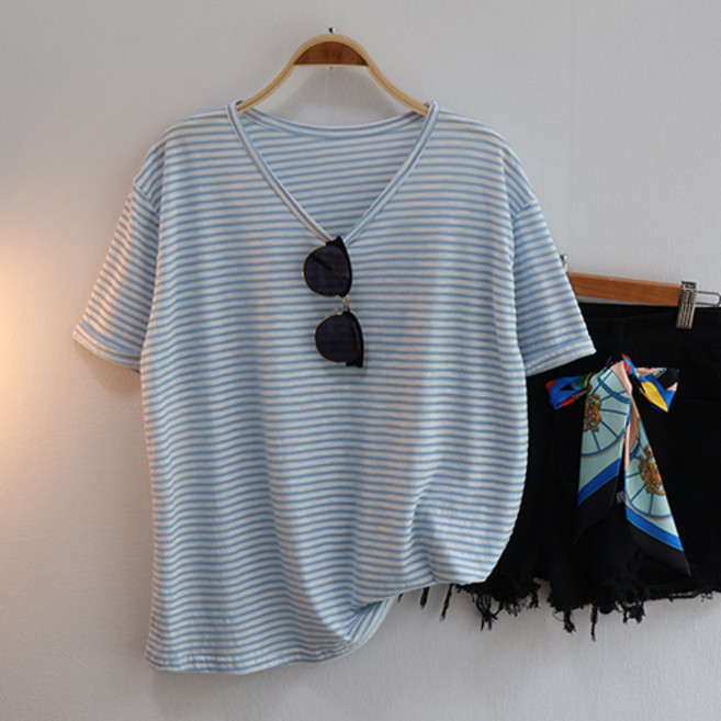 스카이코코 여성 반팔 티셔츠 로하 브이 단가라 티