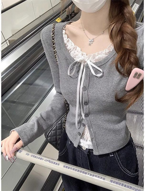 순수하면서도 섹시한 레이스 디테일 T 티셔츠2026봄 슬림핏 페이크 투피스 긴소매 여성용 이너 탑 ins