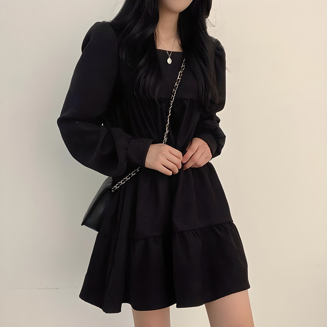 마켓에이 루즈 셔링 스퀘어넥 원피스